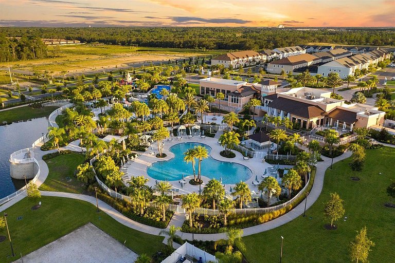 Casa aconchegante com sala de jogos e piscina