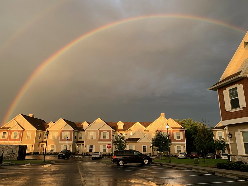 Hermosa casa a 5 minutos de Disney 4 suites