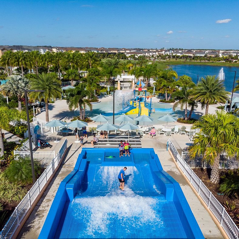 Lujo de 9 dormitorios en Solara/piscina/sala de juegos