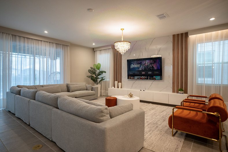 Luxury 9Bdrm at Solara/Pool/GameRoom