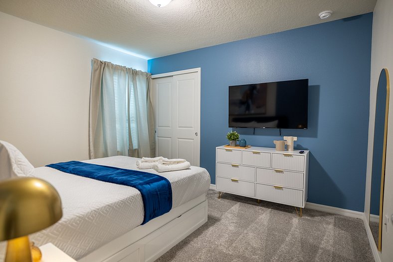 NEW! 8BR luxury near Disney, pool & themed rooms